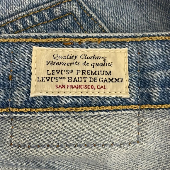 Levi’s Women’s 501 Jean Shorts Denim Ripped Button Fly Size W28 Faded Blue - Picture 7 of 13